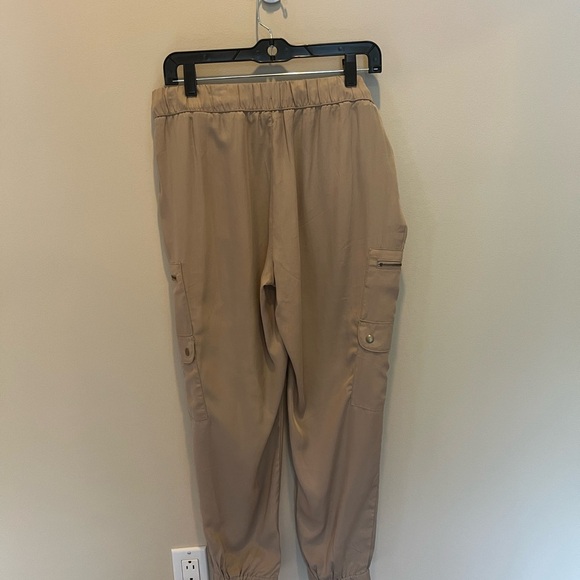 Banana Republic Factory Cargo Jogger Tan Size Medium - Picture 4 of 10